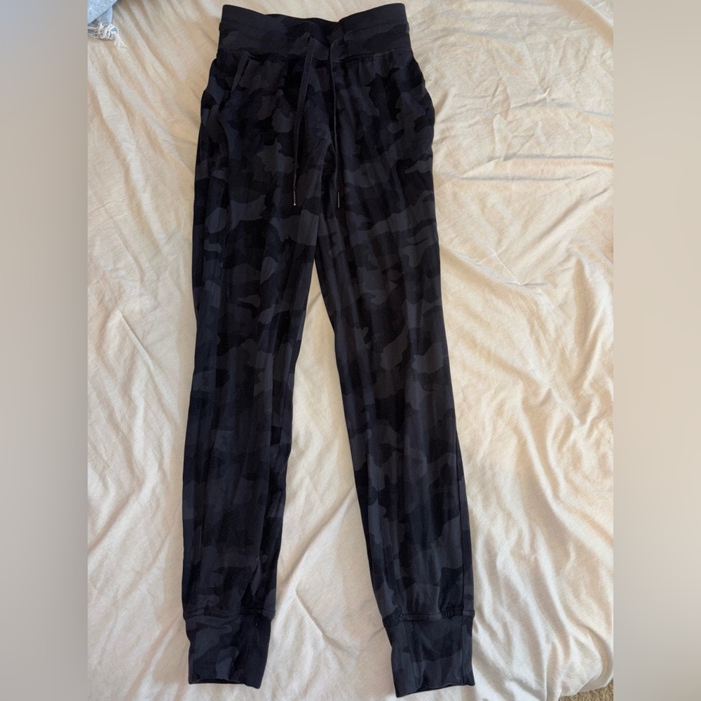 Size 2 black camo lulu joggers